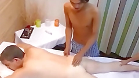 Impr paules with a litt gong gets