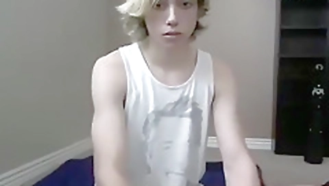 Sexy chick gets fucked by her boyfriend