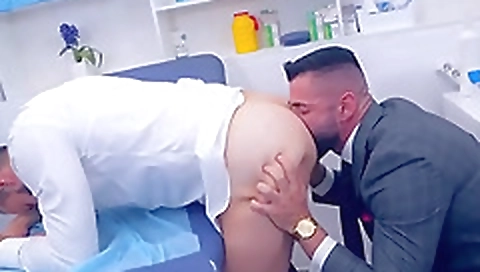 Tong-professional & anal sex