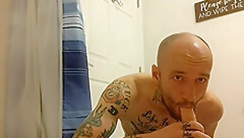 Married guy with hot brunette